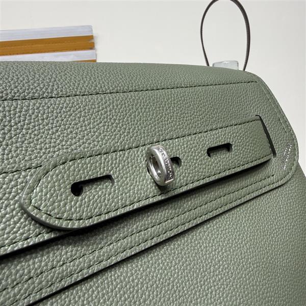 2026122114856211 270